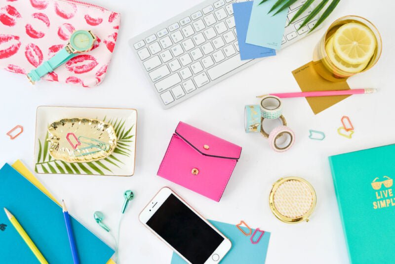 7 Must-Have Desk Organizers for Your Thank You Note Supplies - ohsopaper